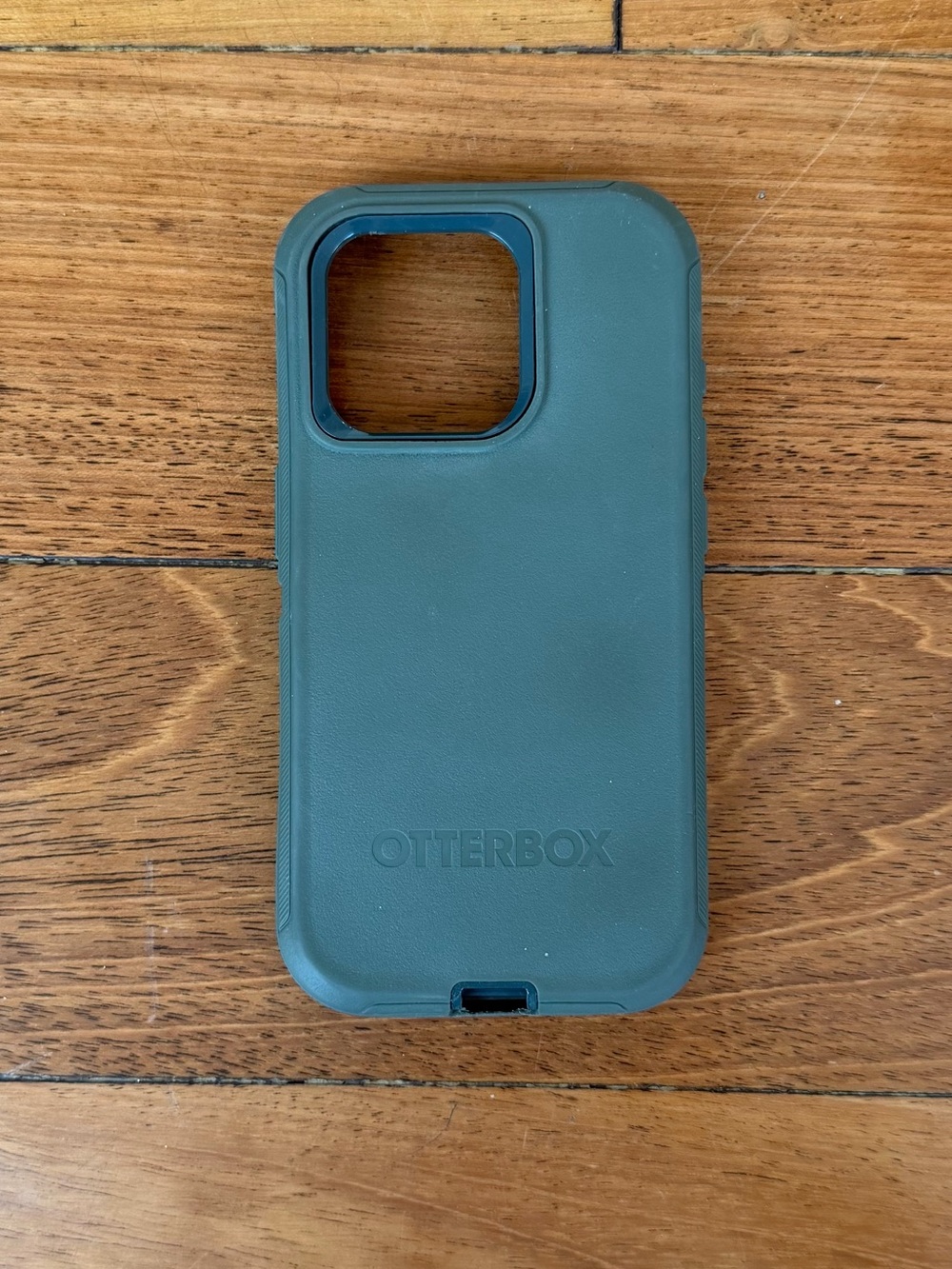 Green OtterBox iPhone 15 Pro